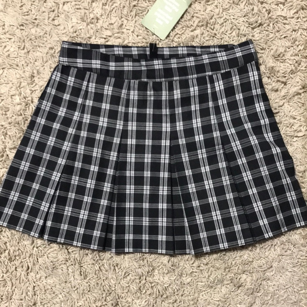 NWT H&M Pleated Black and White Plaid Skirt